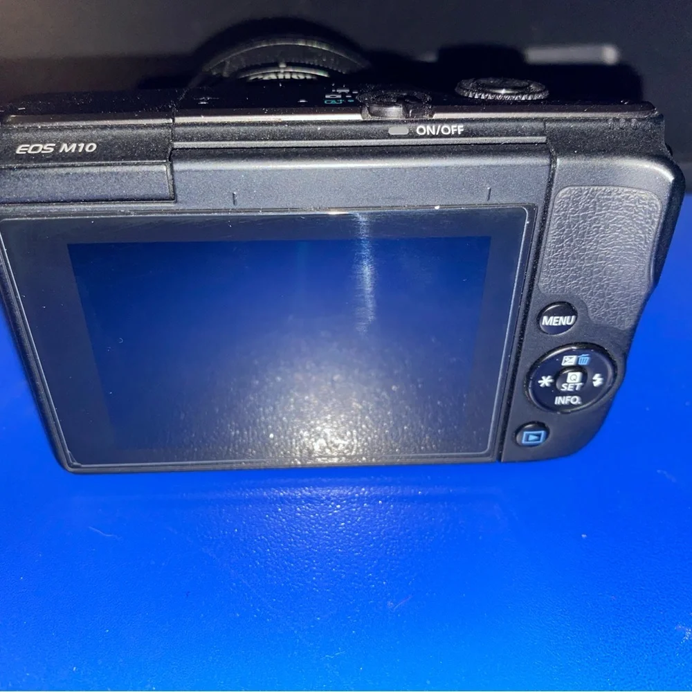 Canon EOS M10 Black Mirrorless Camera